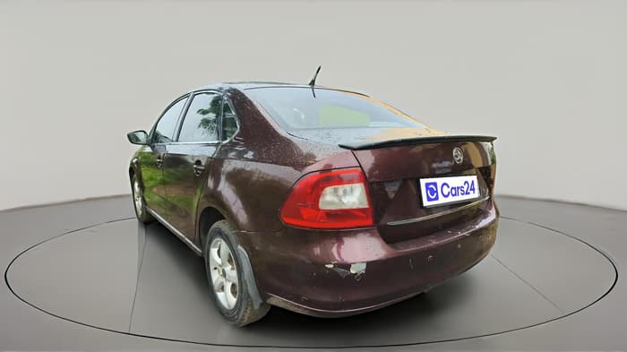 2013 Skoda Rapid ELEGANCE 1.6 TDI CR MT, Diesel, Manual, 82,078 km, exterior