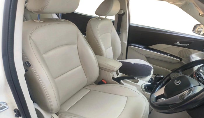 2019 Mahindra XUV300 W8 (O) 1.5 DIESEL, Diesel, Manual, 1,44,860 km, interior