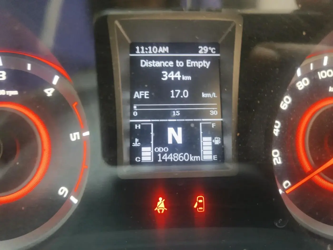 2019 Mahindra XUV300 W8 (O) 1.5 DIESEL, Diesel, Manual, 1,44,860 km, interior