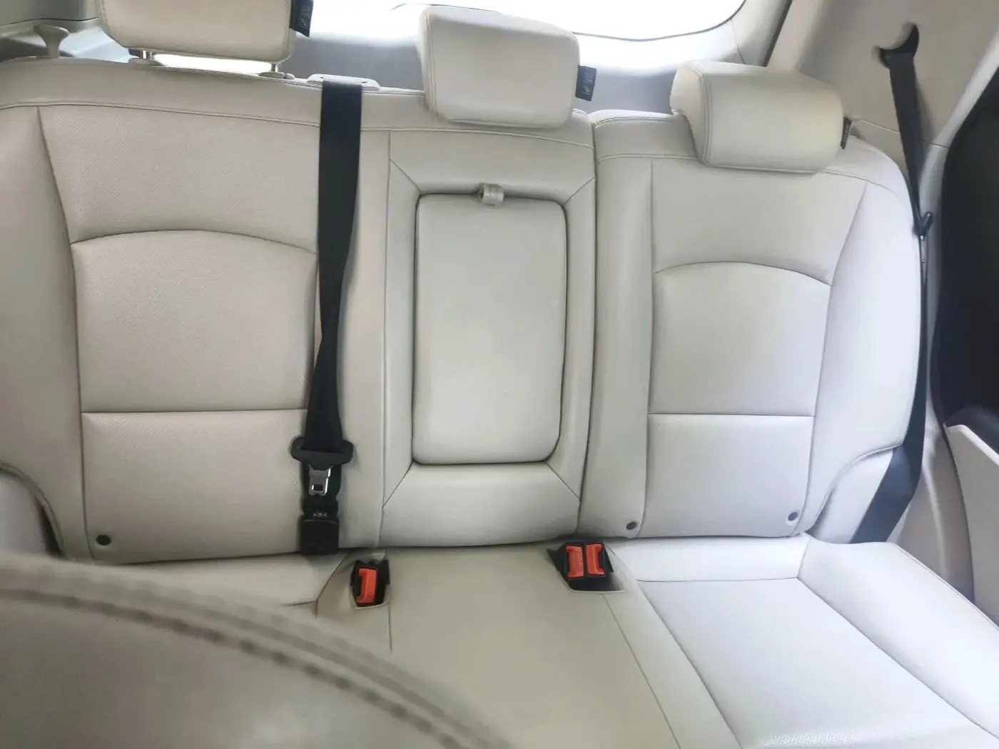 2019 Mahindra XUV300 W8 (O) 1.5 DIESEL, Diesel, Manual, 1,44,860 km, interior