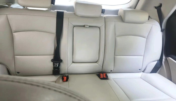 2019 Mahindra XUV300 W8 (O) 1.5 DIESEL, Diesel, Manual, 1,44,860 km, interior