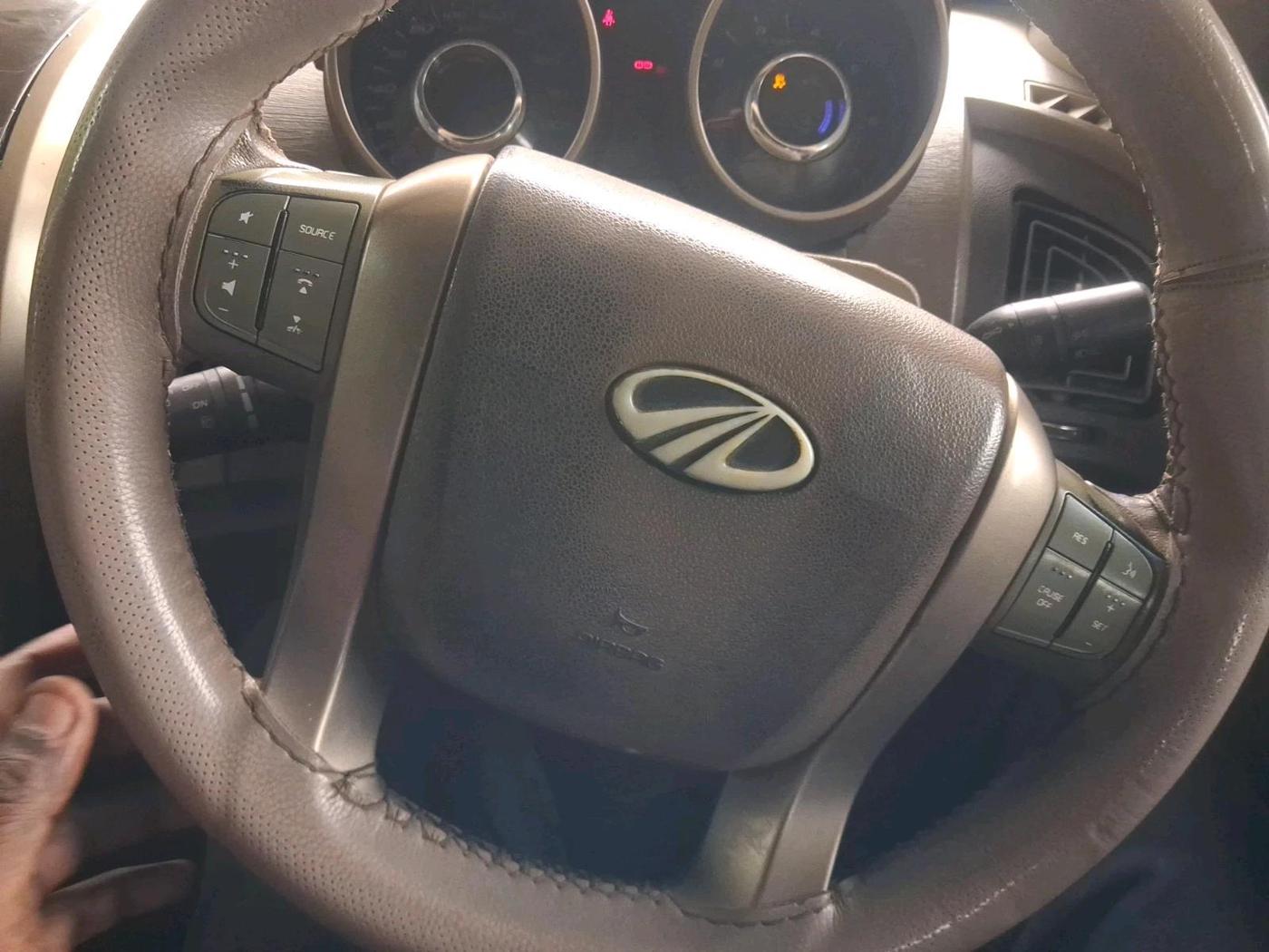 2012 Mahindra XUV500 W8, Diesel, Manual, 1,93,941 km, interior