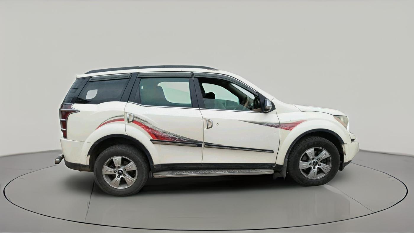 2012 Mahindra XUV500 W8, Diesel, Manual, 2,10,033 km, exterior