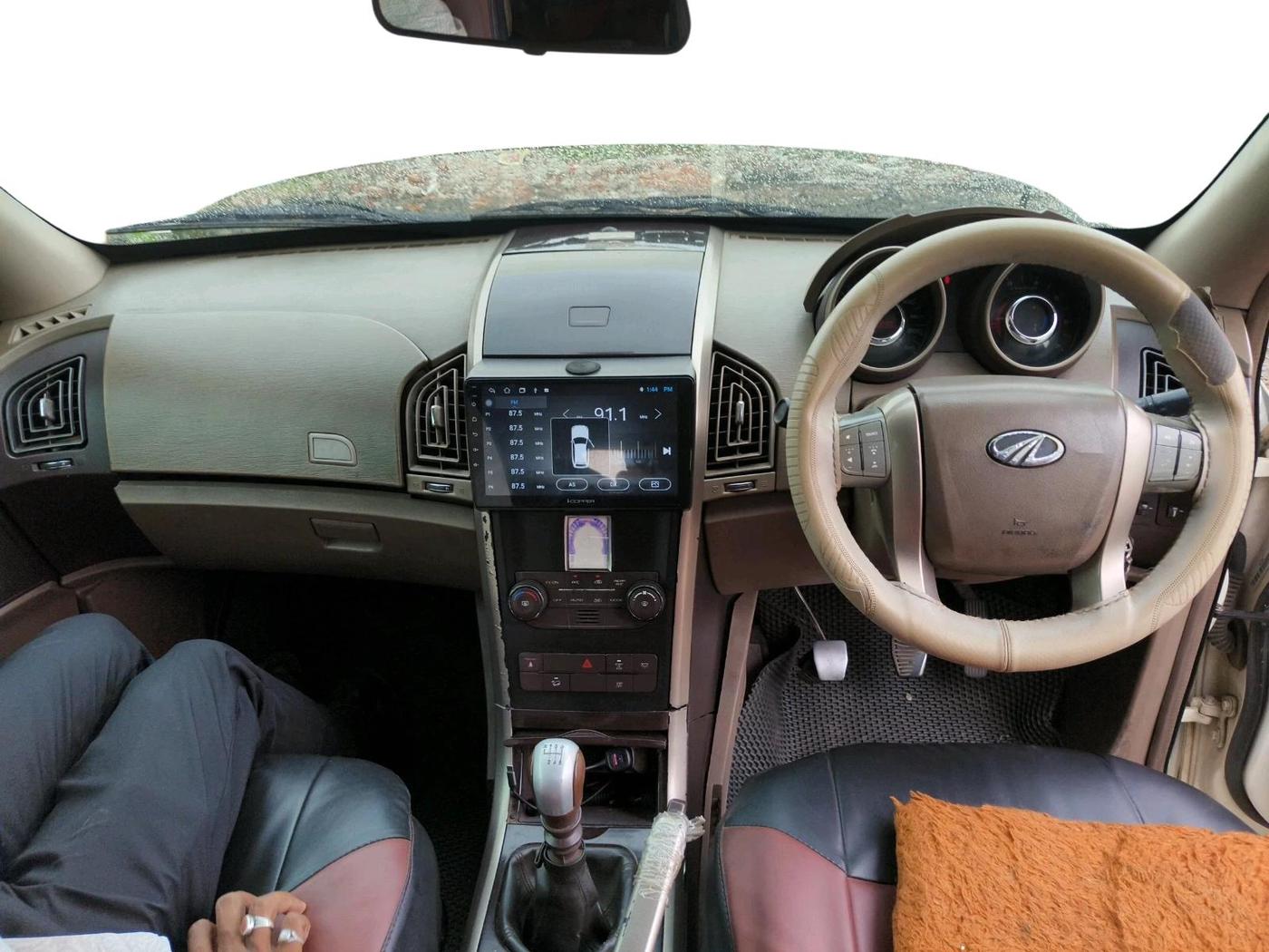 2012 Mahindra XUV500 W8, Diesel, Manual, 2,10,033 km, interior