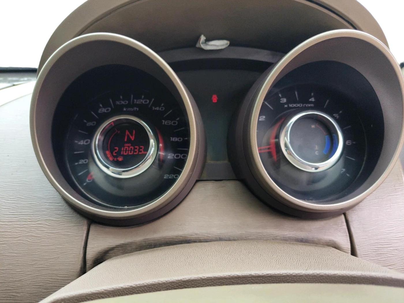2012 Mahindra XUV500 W8, Diesel, Manual, 2,10,033 km, interior