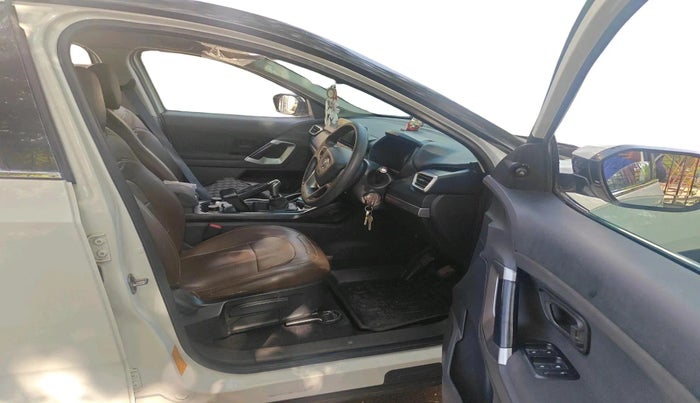 2021 Tata Harrier XM 2.0L KRYOTEC, Diesel, Manual, 1,11,030 km, interior