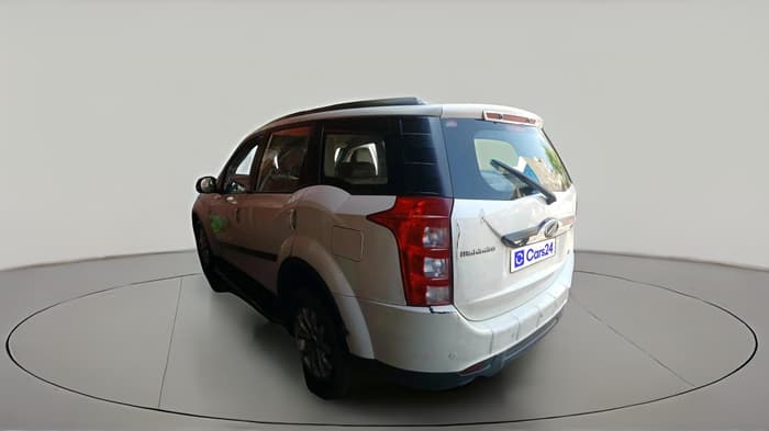 2016 Mahindra XUV500 W8 1.99, Diesel, Manual, 1,52,719 km, exterior
