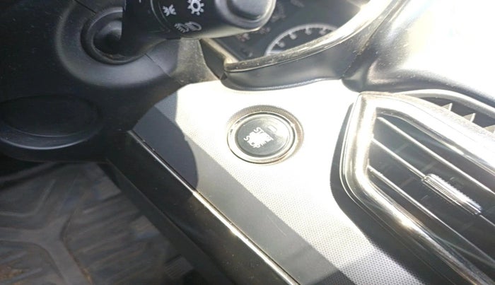 2021 Tata Harrier XT PLUS 2.0L KRYOTEC DARK EDITON, Diesel, Manual, 2,08,618 km, interior