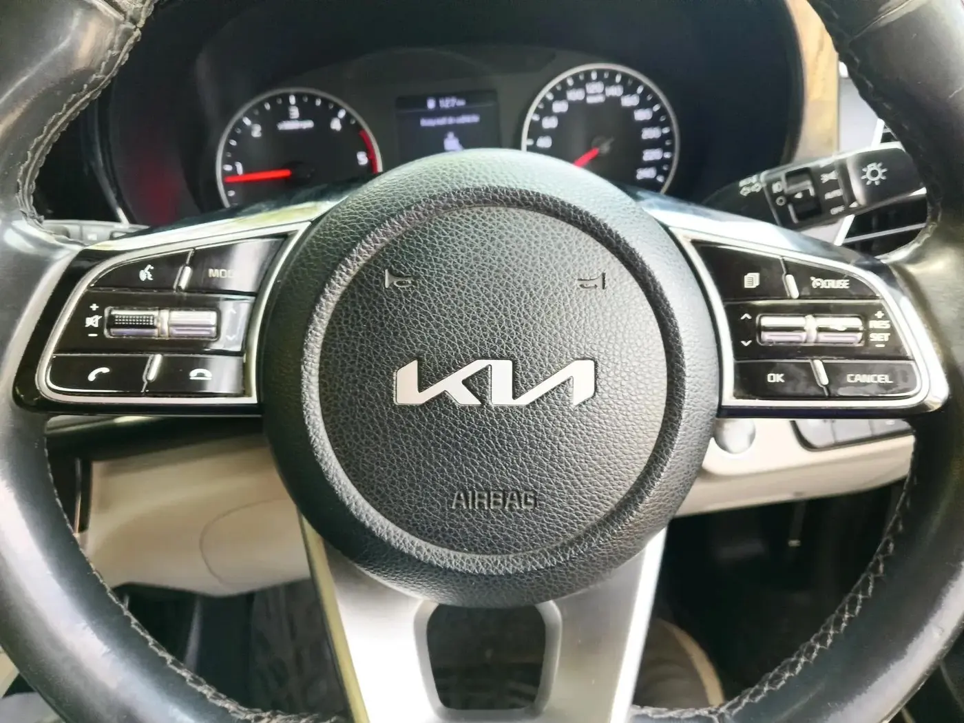 2022 KIA SELTOS HTX DIESEL 1.5, Diesel, Manual, 1,74,888 km, interior