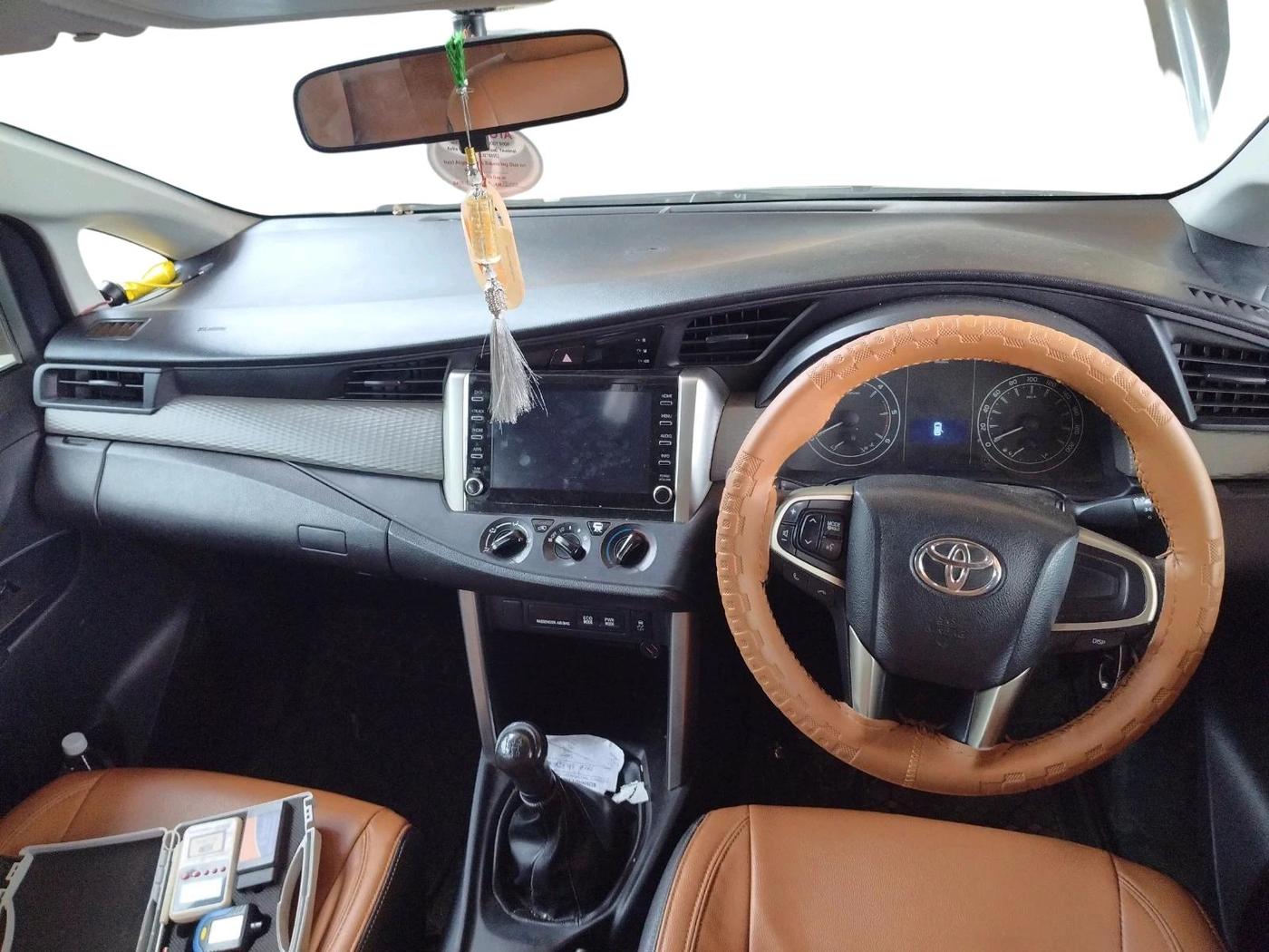 2021 Toyota Innova Crysta 2.4 G 8 STR, Diesel, Manual, 92,598 km, interior