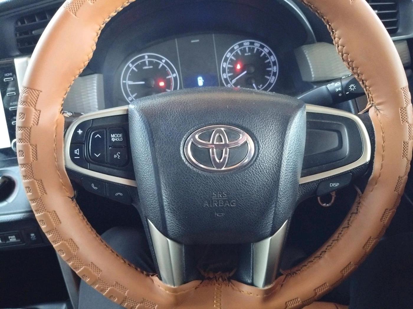2021 Toyota Innova Crysta 2.4 G 8 STR, Diesel, Manual, 92,598 km, interior