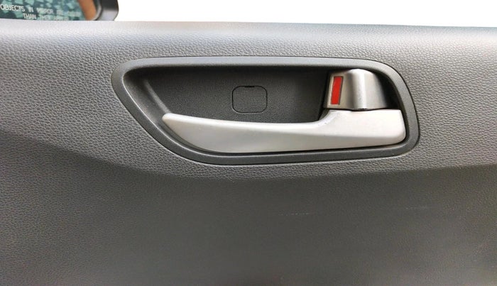 2014 Hyundai Xcent S (O) 1.2, Petrol, Manual, 1,10,596 km, interior