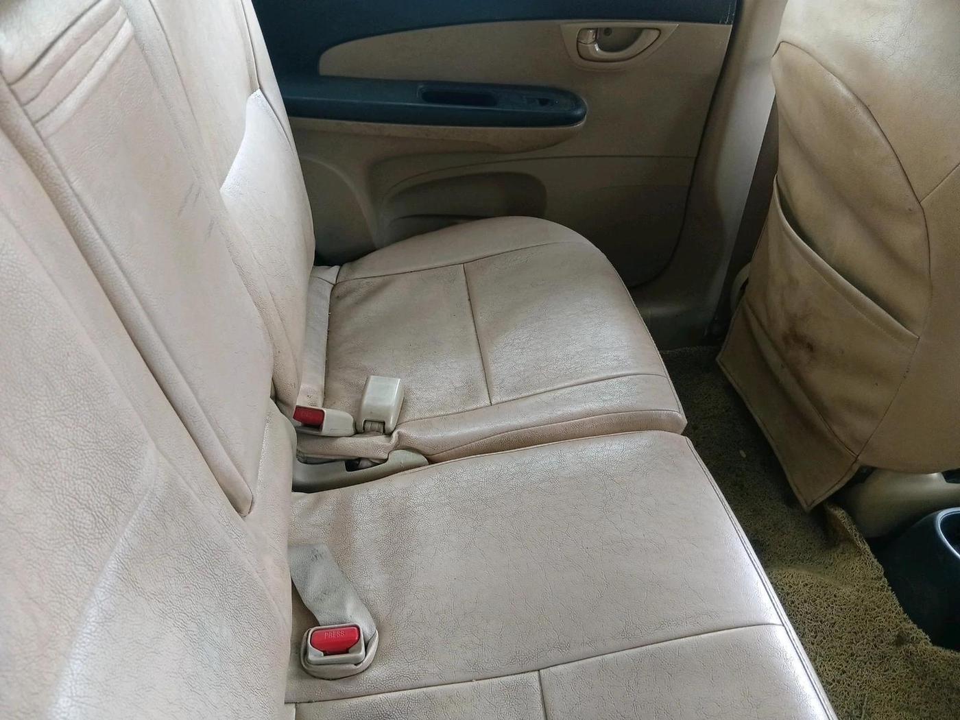 2014 Honda Mobilio 1.5L I-DTEC V, Diesel, Manual, 1,22,302 km, interior