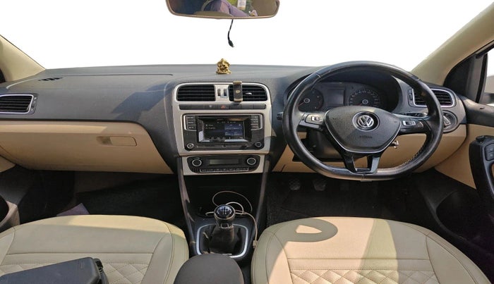 2016 Volkswagen Ameo HIGHLINE1.2L, Petrol, Manual, 59,880 km, interior
