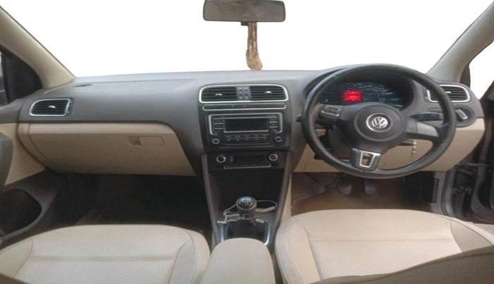 2013 Volkswagen Vento HIGHLINE 1.6 MPI, Petrol, Manual, 88,453 km, interior
