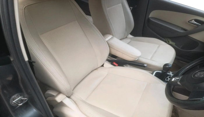2013 Volkswagen Vento HIGHLINE 1.6 MPI, Petrol, Manual, 88,453 km, interior
