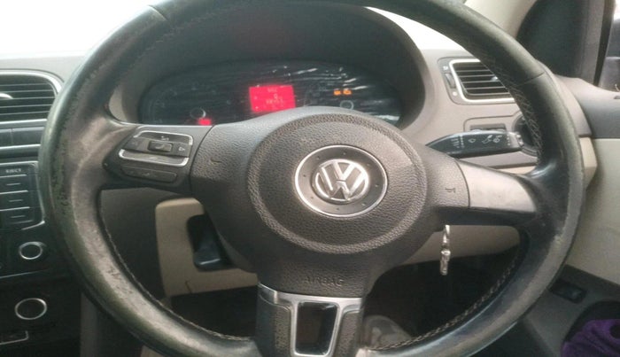 2013 Volkswagen Vento HIGHLINE 1.6 MPI, Petrol, Manual, 88,453 km, interior
