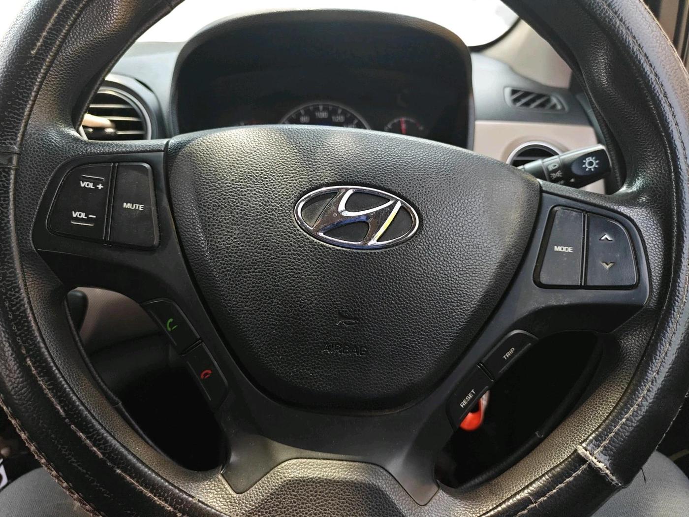 2016 Hyundai Grand i10 SPORTZ 1.2 KAPPA VTVT, Petrol, Manual, 86,099 km, interior