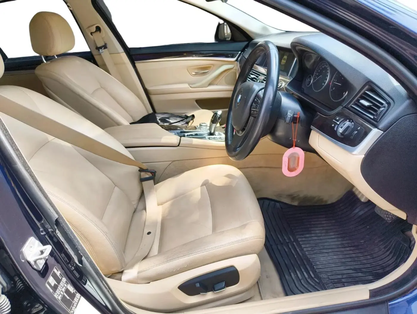 2016 BMW 5 Series 520D LUXURY LINE, Diesel, Automatic, 1,39,086 km, interior