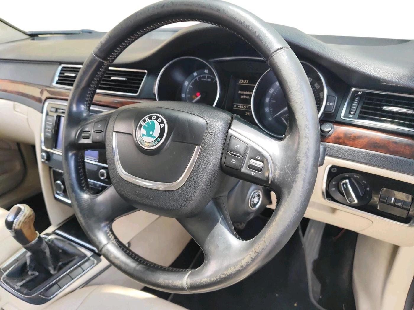 2012 Skoda Superb ELEGANCE 1.8 TSI MT, Petrol, Manual, 66,848 km, interior