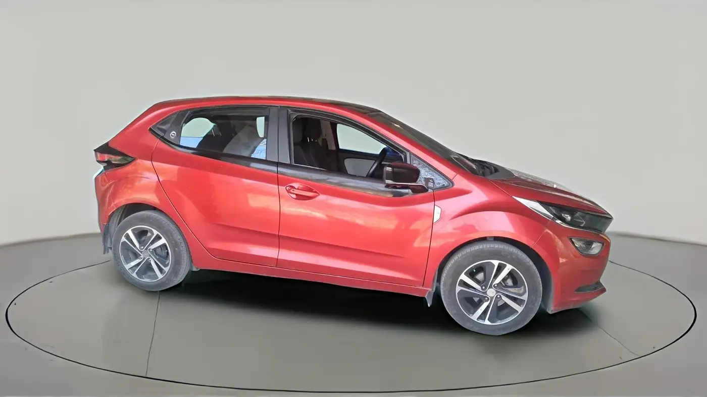 2024 Tata ALTROZ XZA + SUNROOF, Petrol, Automatic, 29,500 km, exterior