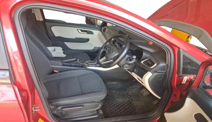 2024 Tata ALTROZ XZA + SUNROOF, Petrol, Automatic, 29,205 km, interior