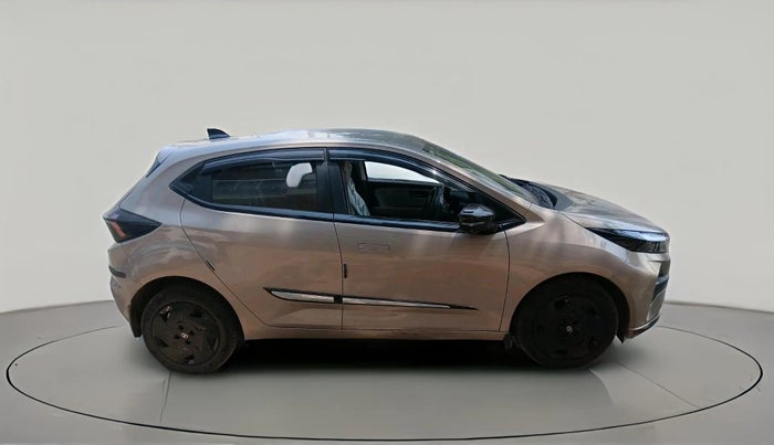 2025 Tata ALTROZ Creative Petrol 5MT, Petrol, Manual, 6,176 km, exterior