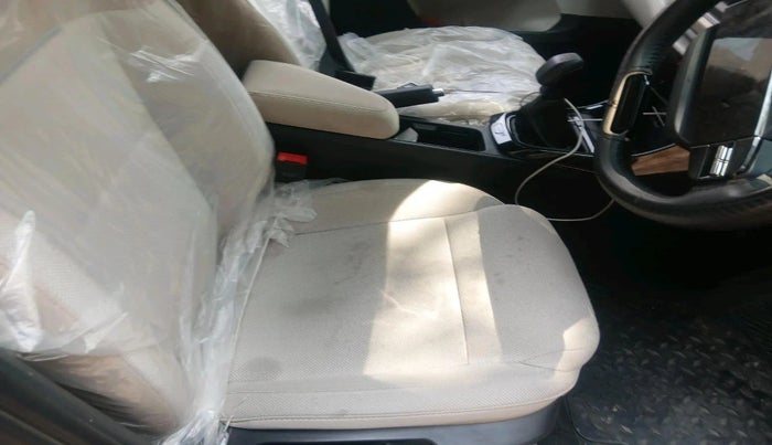 2025 Tata ALTROZ Creative Petrol 5MT, Petrol, Manual, 6,176 km, interior