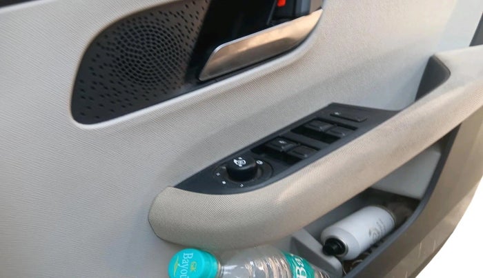 2025 Tata ALTROZ Creative Petrol 5MT, Petrol, Manual, 6,176 km, interior