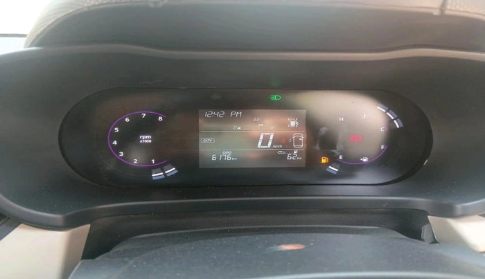 2025 Tata ALTROZ Creative Petrol 5MT, Petrol, Manual, 6,176 km, interior