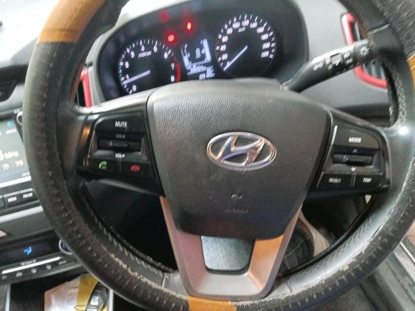 2016 Hyundai Creta SX PLUS  ANNIVERSARY EDITION 1.6 PETROL, Petrol, Manual, 1,09,120 km, interior