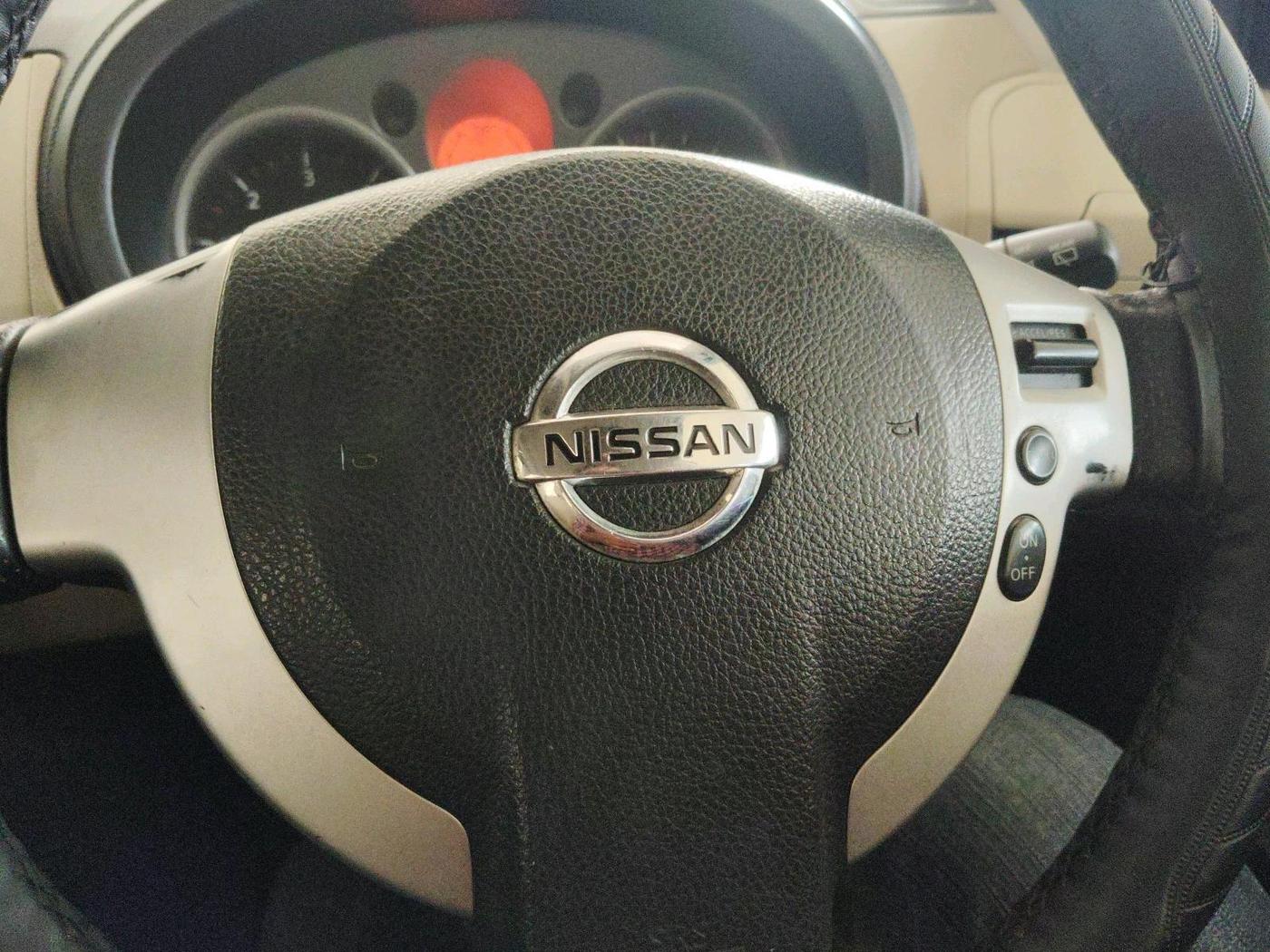 2011 Nissan X Trail LE, Diesel, Manual, 92,651 km, interior