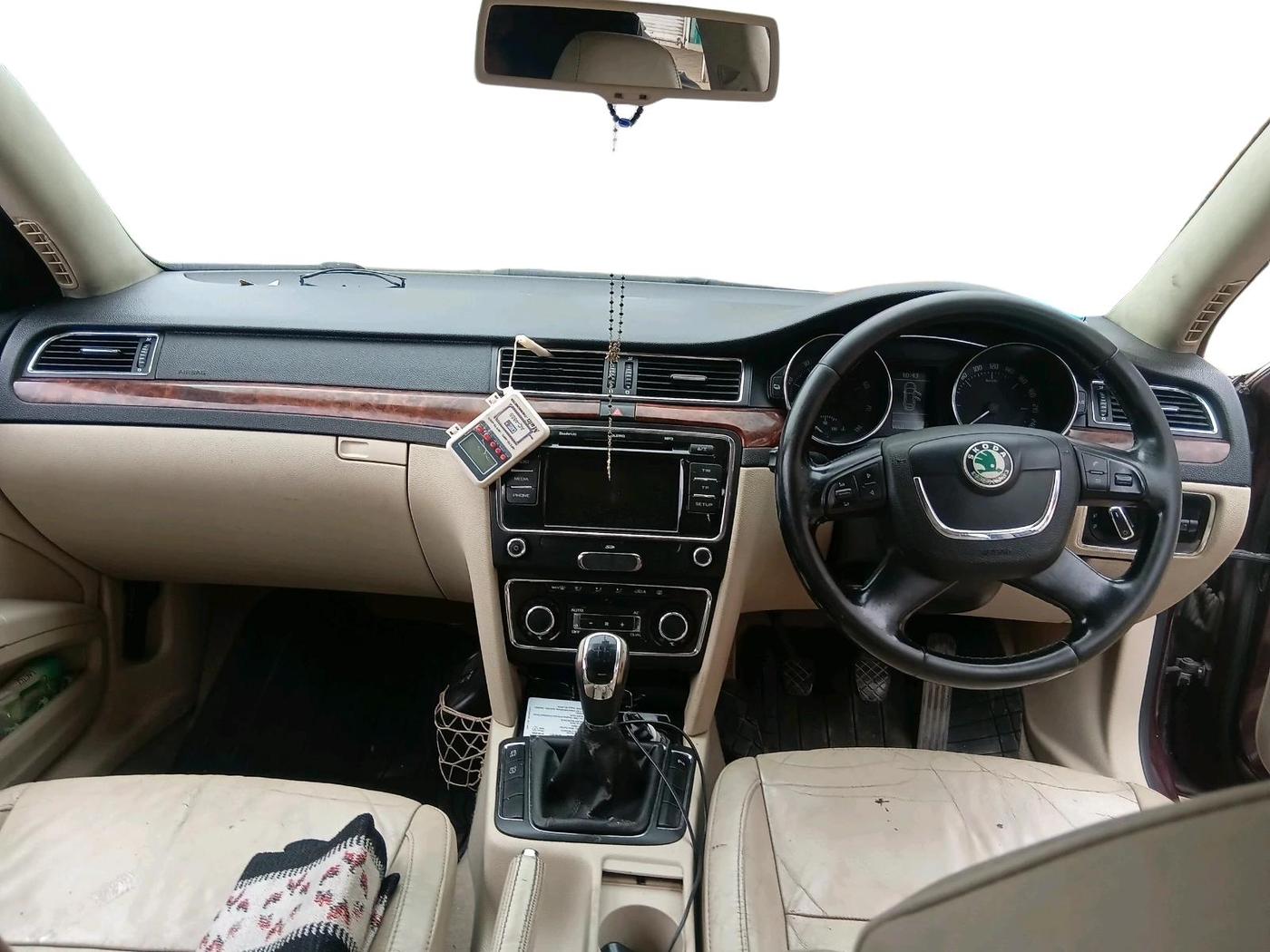 2011 Skoda Superb ELEGANCE 1.8 TSI MT, Petrol, Manual, 80,550 km, interior