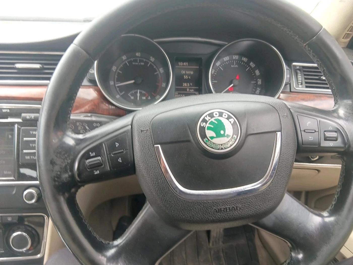 2011 Skoda Superb ELEGANCE 1.8 TSI MT, Petrol, Manual, 80,550 km, interior