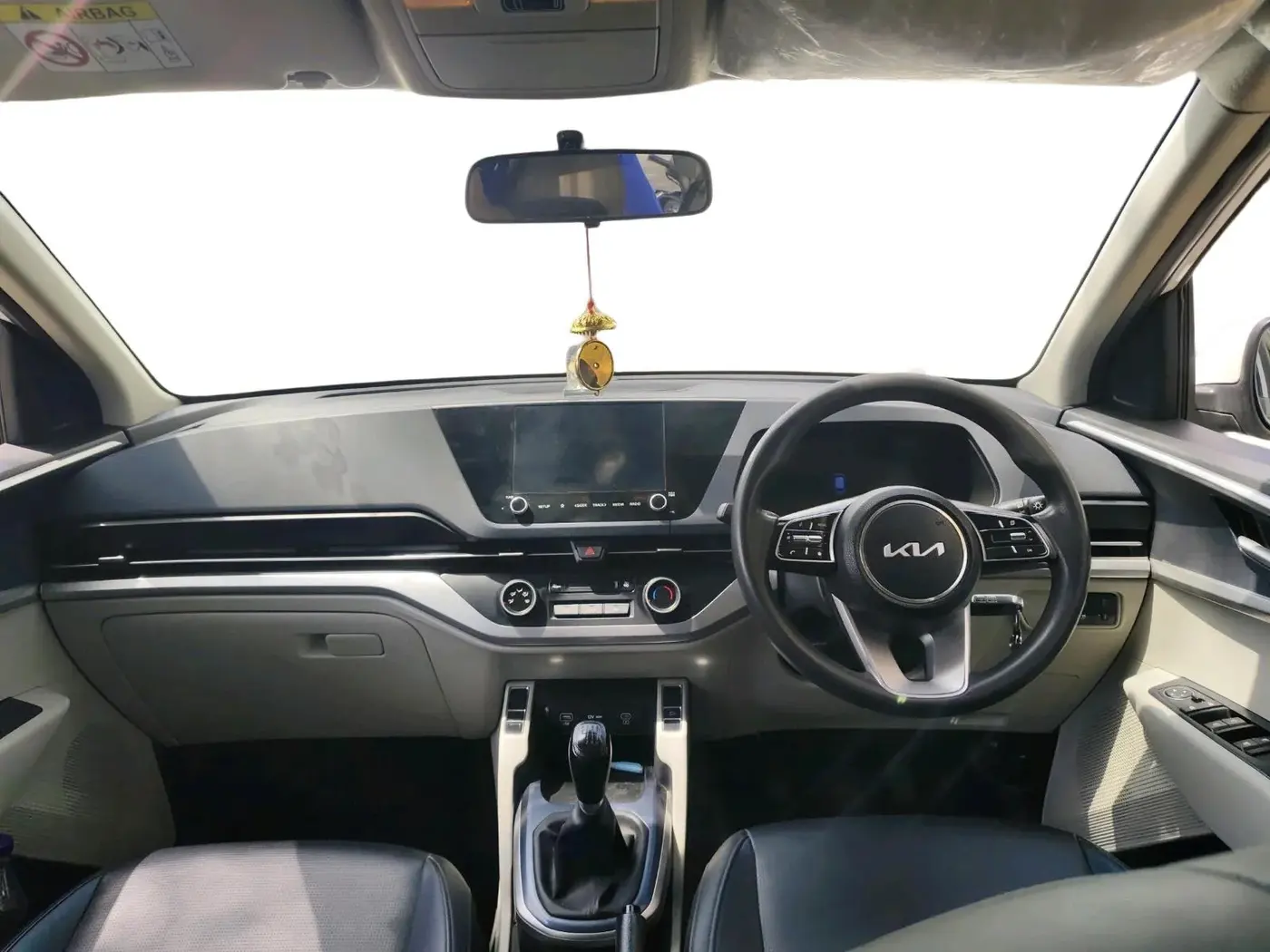 2024 KIA CARENS Premium (O) 1.5 Diesel MT 7 STR, Diesel, Manual, 92,772 km, interior