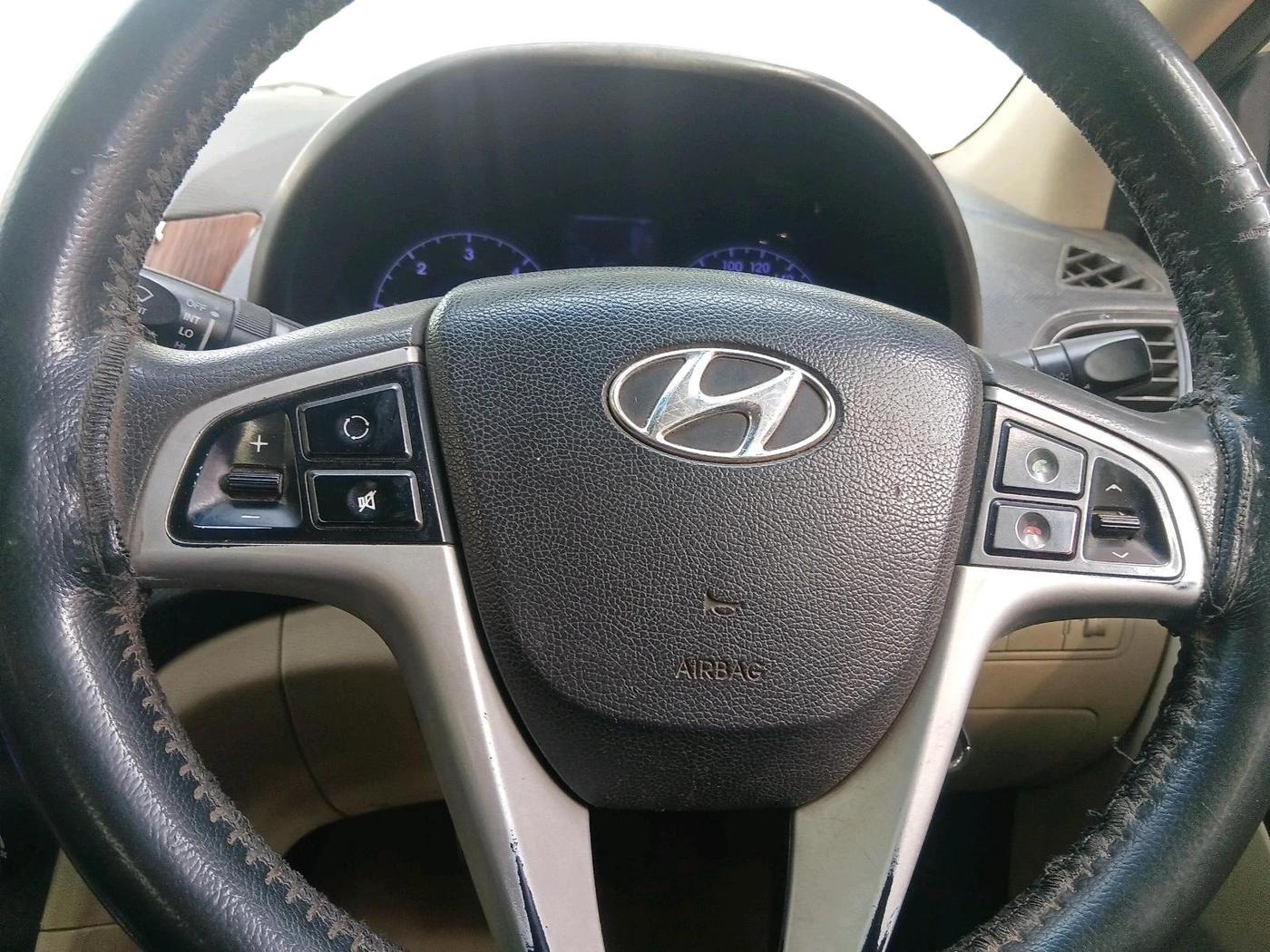 2012 Hyundai Verna FLUIDIC 1.6 CRDI SX, Diesel, Manual, 1,35,361 km, interior