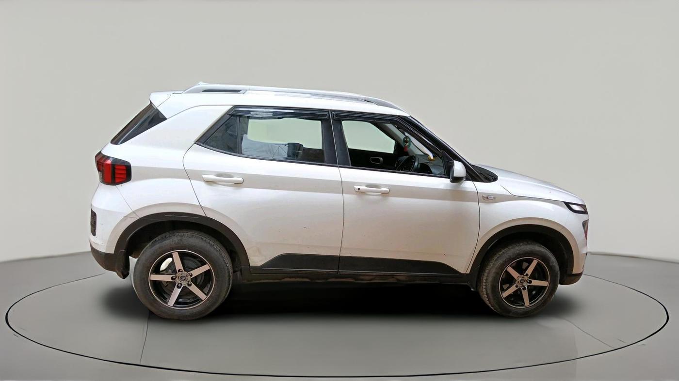 2022 Hyundai VENUE S 1.2, Petrol, Manual, 55,277 km, exterior