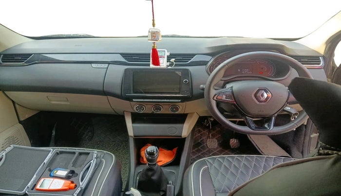 2022 Renault TRIBER RXT, Petrol, Manual, 21,340 km, interior