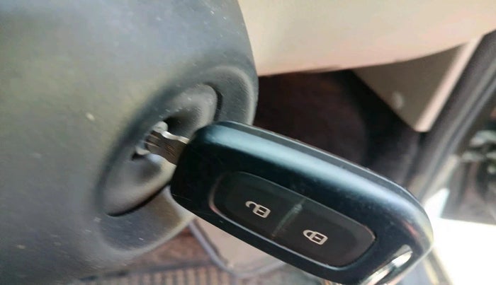 2022 Renault TRIBER RXT, Petrol, Manual, 21,340 km, interior