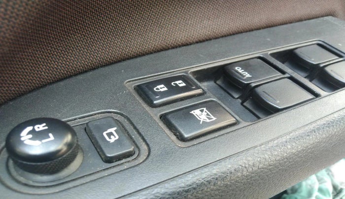 2022 Maruti BREZZA ZXI + SMART HYBRID, Petrol, Manual, 28,346 km, interior