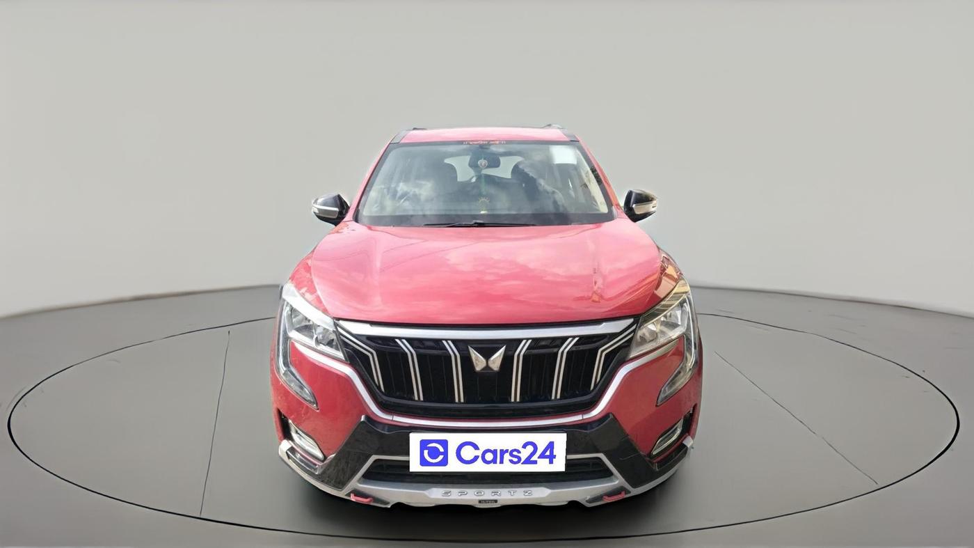 2022 Mahindra XUV700 MX D MT 5 STR, Diesel, Manual, 99,210 km, exterior