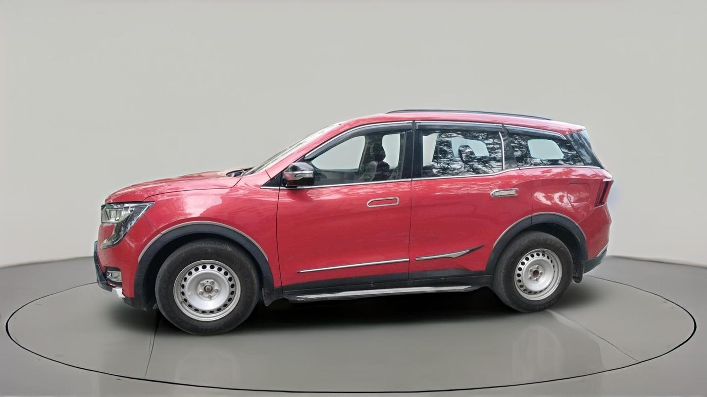 2022 Mahindra XUV700 MX D MT 5 STR, Diesel, Manual, 99,210 km, exterior