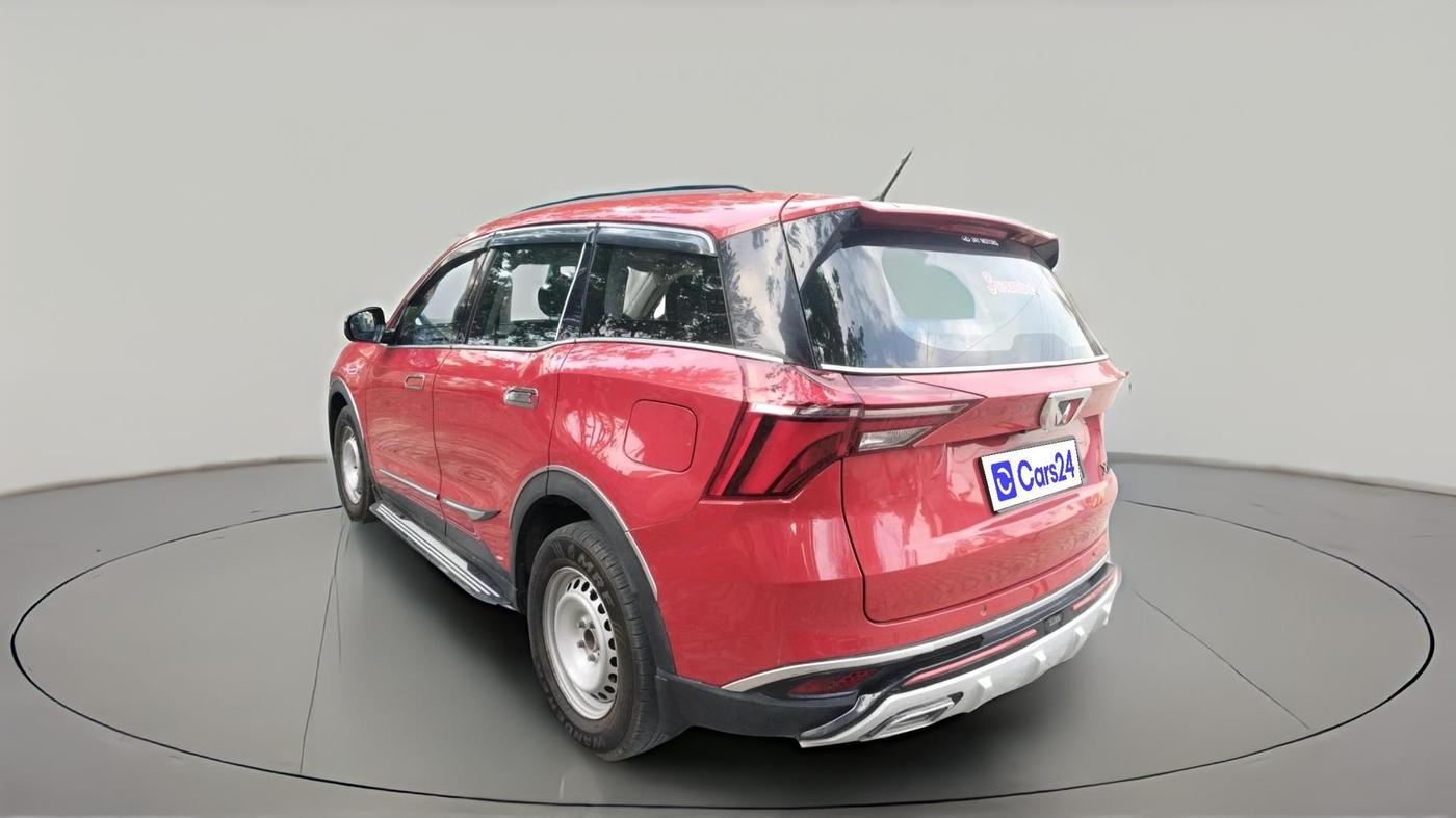 2022 Mahindra XUV700 MX D MT 5 STR, Diesel, Manual, 99,210 km, exterior