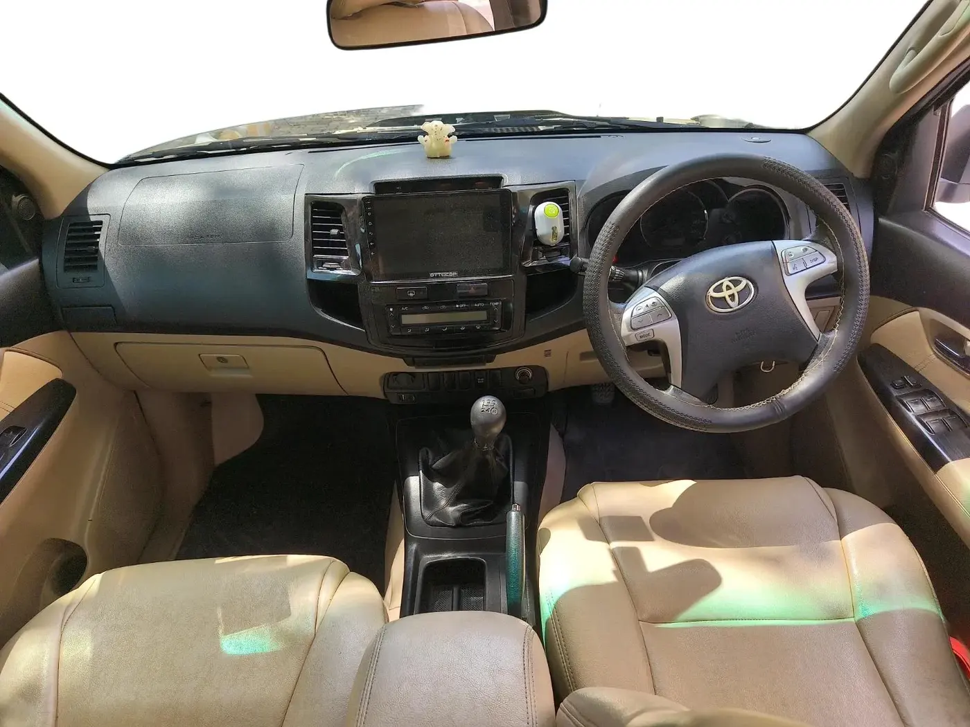 2016 Toyota Fortuner 3.0 4X2 MT, Diesel, Manual, 1,44,881 km, interior