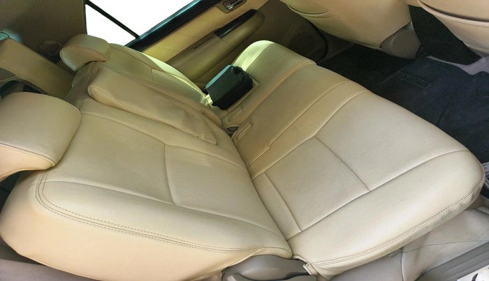 2016 Toyota Fortuner 3.0 4X2 MT, Diesel, Manual, 1,44,881 km, interior