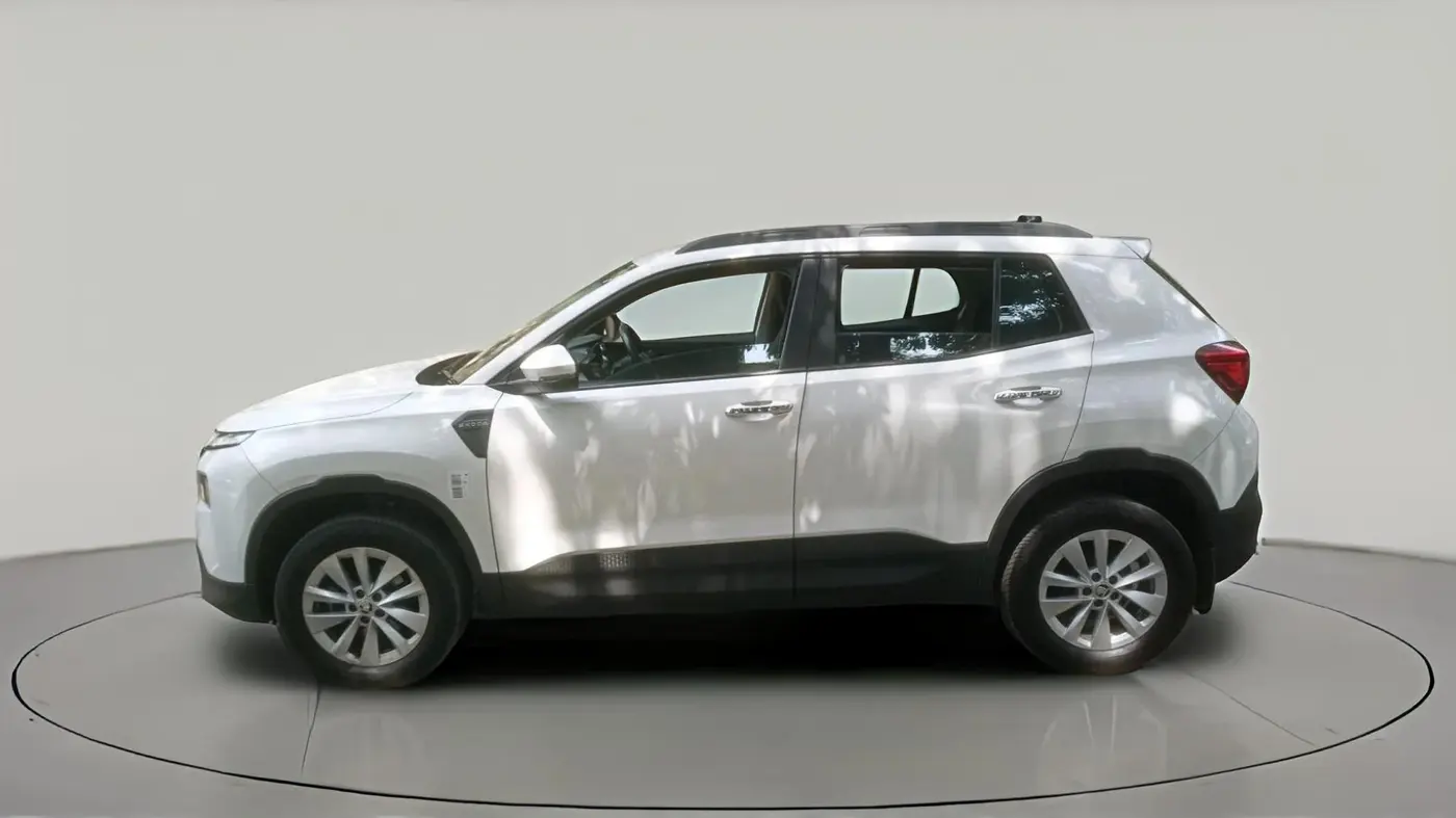 2025 Skoda Kylaq Signature Plus AT, Petrol, Automatic, 3,356 km, exterior