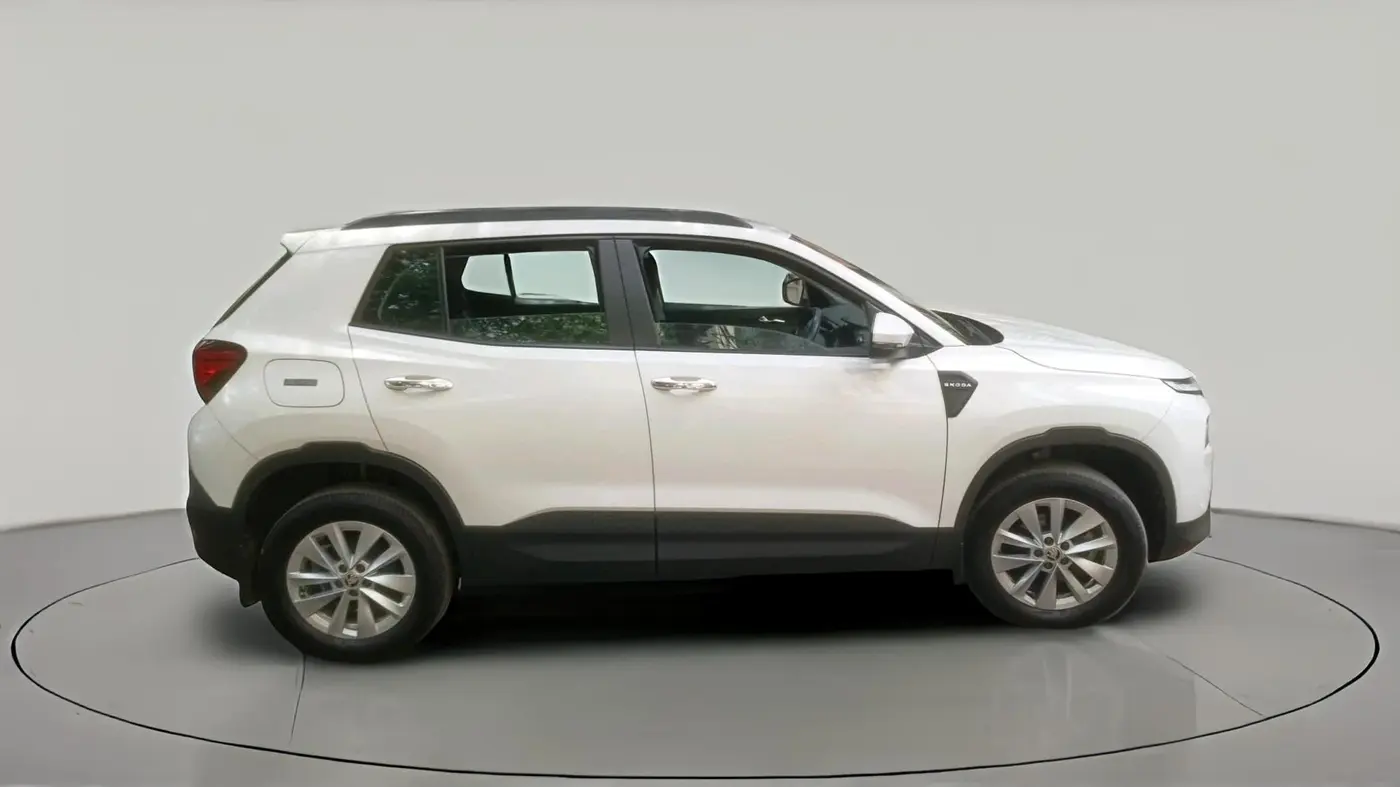 2025 Skoda Kylaq Signature Plus AT, Petrol, Automatic, 3,356 km, exterior