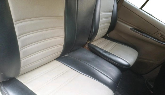 2011 Toyota Innova G1 2.5, Diesel, Manual, 1,78,703 km, interior