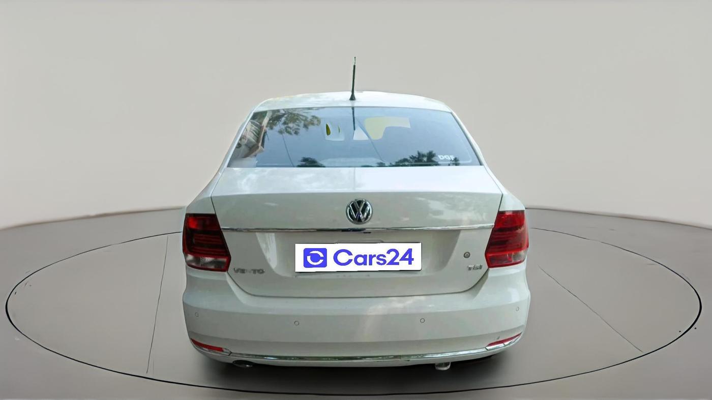2018 Volkswagen Vento HIGHLINE PLUS 1.2 AT 16 ALLOY, Petrol, Automatic, 10,43,999 km, exterior