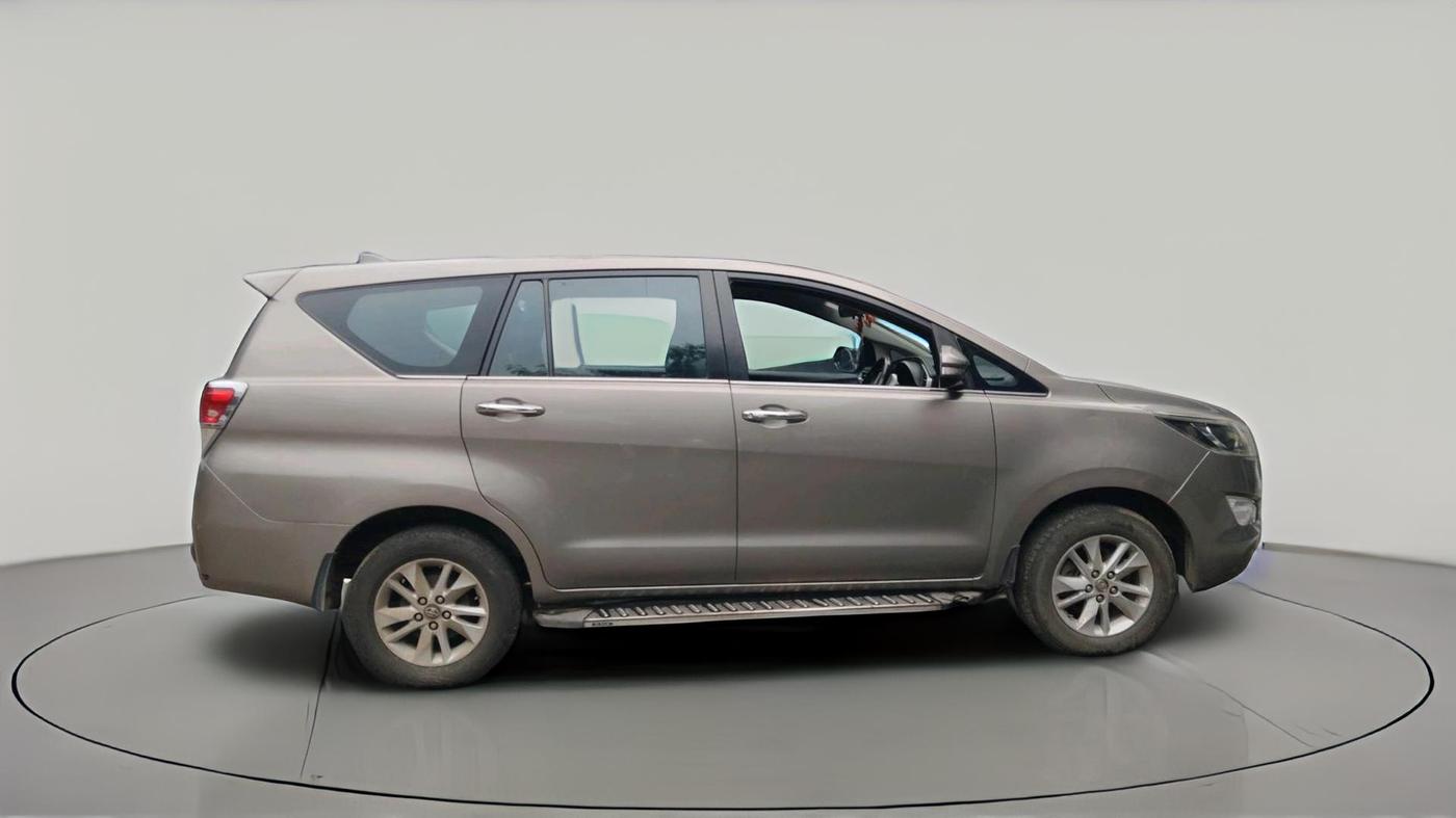 2016 Toyota Innova Crysta 2.4 VX 7 STR, Diesel, Manual, 1,82,523 km, exterior